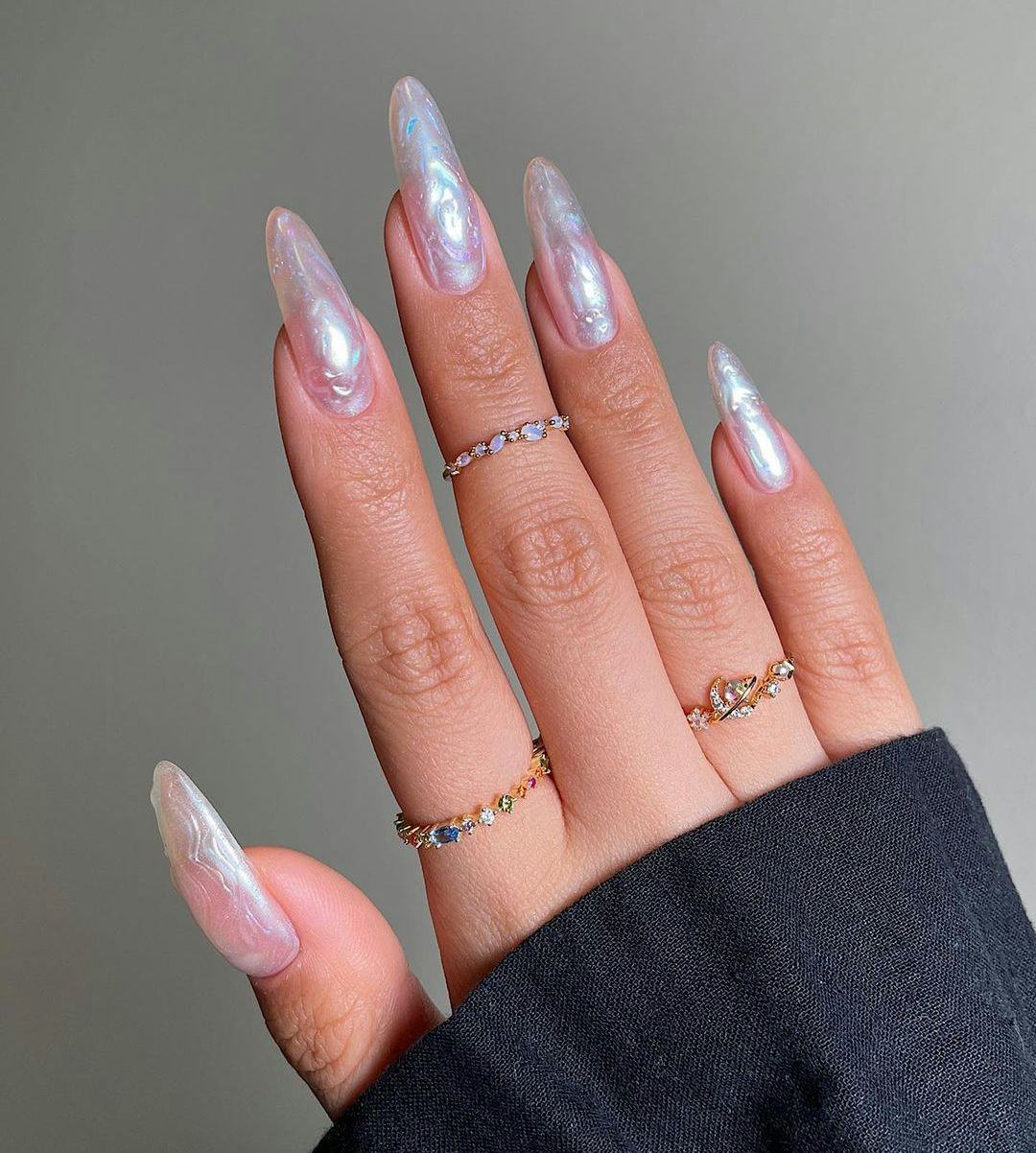 Pearlescent Swirl Long Stilettos Pearlescent Swirl Long Stilettos — Mermaid Nails