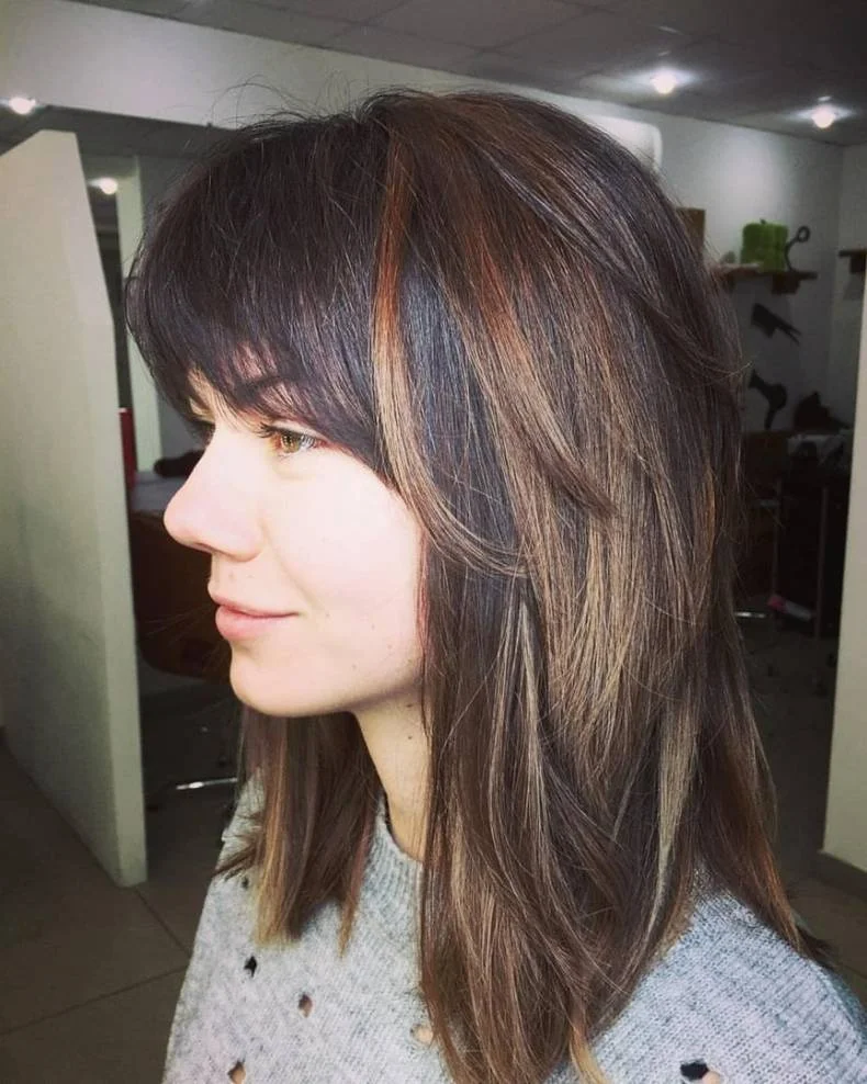 Medium-Length Haircuts with Layers: 25 Stylish Ideas for 2026