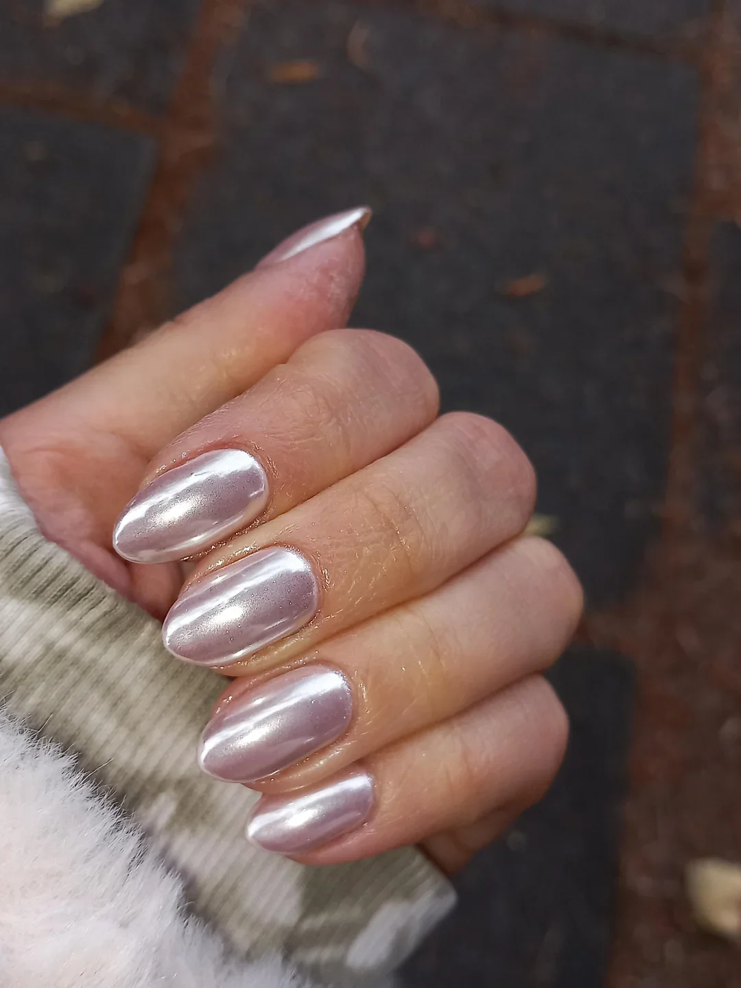 23 Chrome Nails For Modern Elegant Manicure Looks