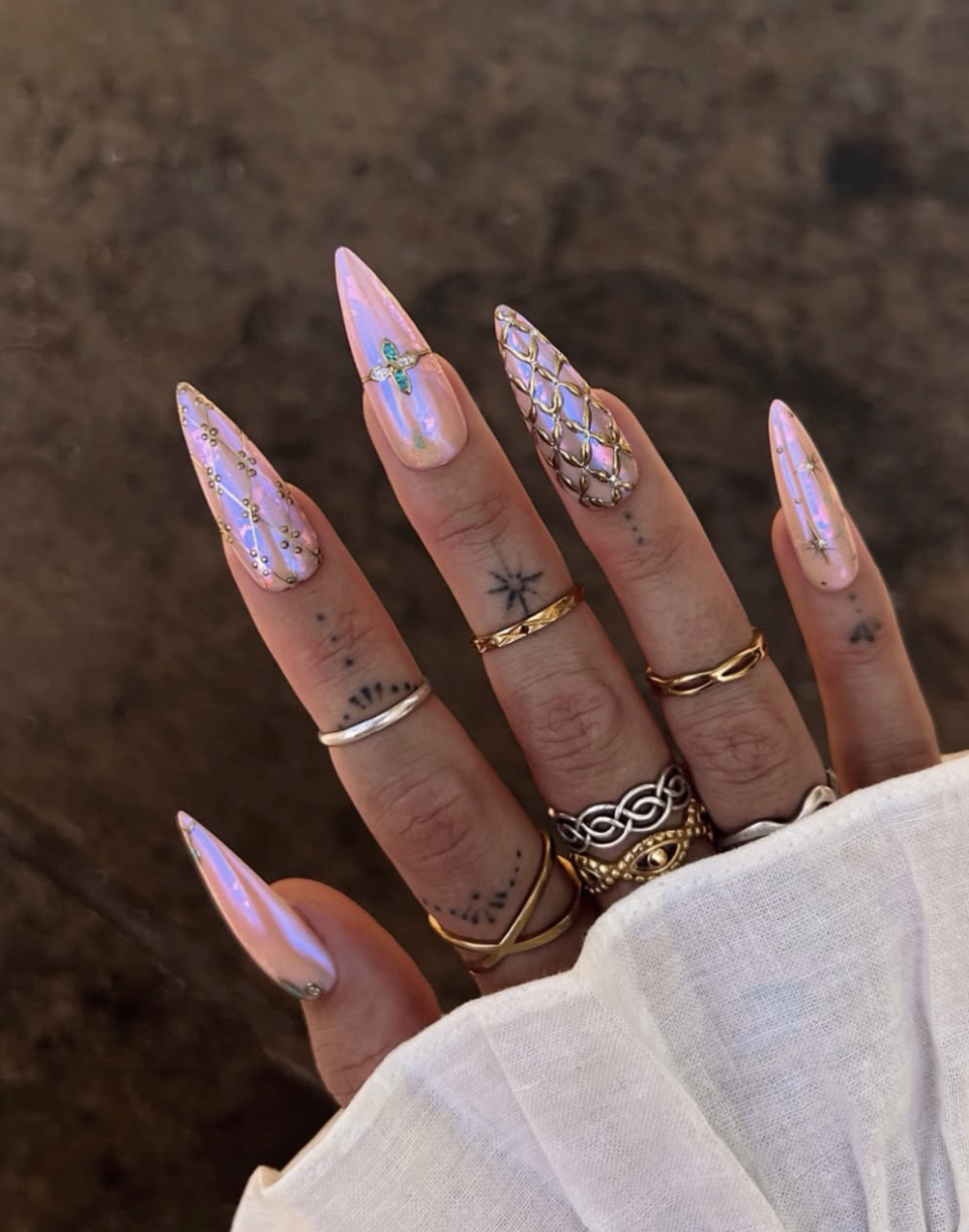 Glamorous Iridescent Scale Stiletto Nails — Long Acrylic Nails