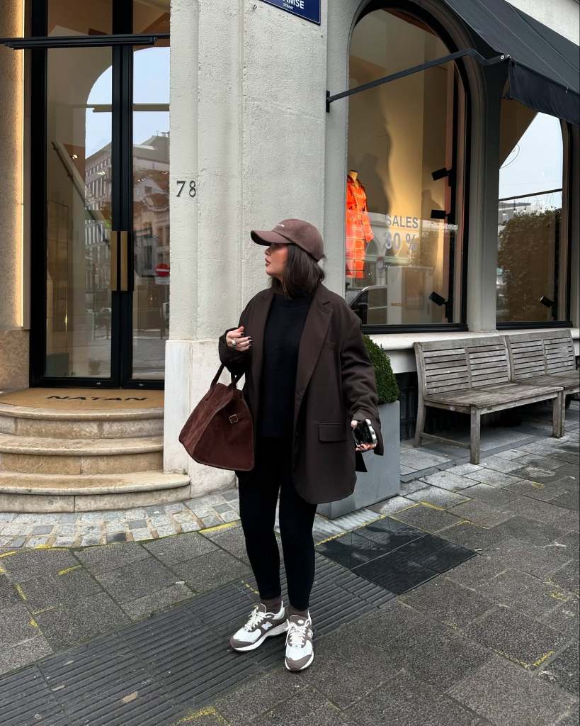 Oversized Brown Blazer Over Black Turtleneck and Leggings — Midsize Outfits