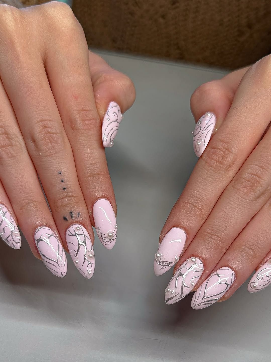 Silver Line Art Pearl Oval Nails — Light Pink Nails
