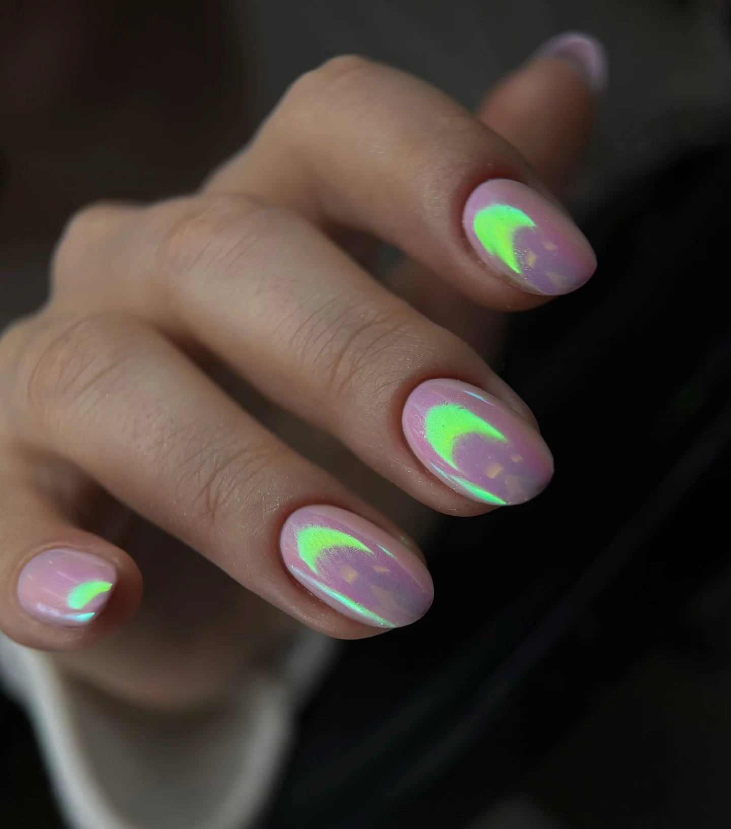 26 Pearl Nails With Iridescent Glossy Elegant Finish: The New Chic Nail Trend
