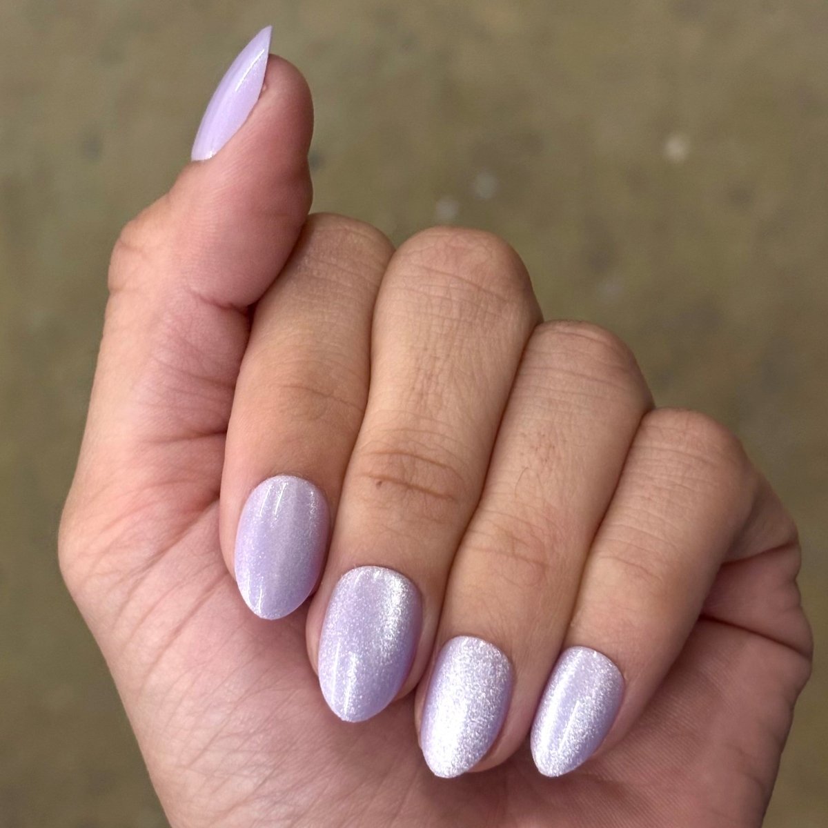 Light Lilac Velvet Shimmer Nails — Short Round Nails
