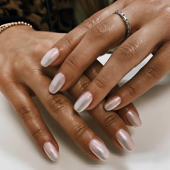 Pale Pink Iridescent Shimmer Almonds Pale Pink Iridescent Shimmer Almonds — Short Gel Nails