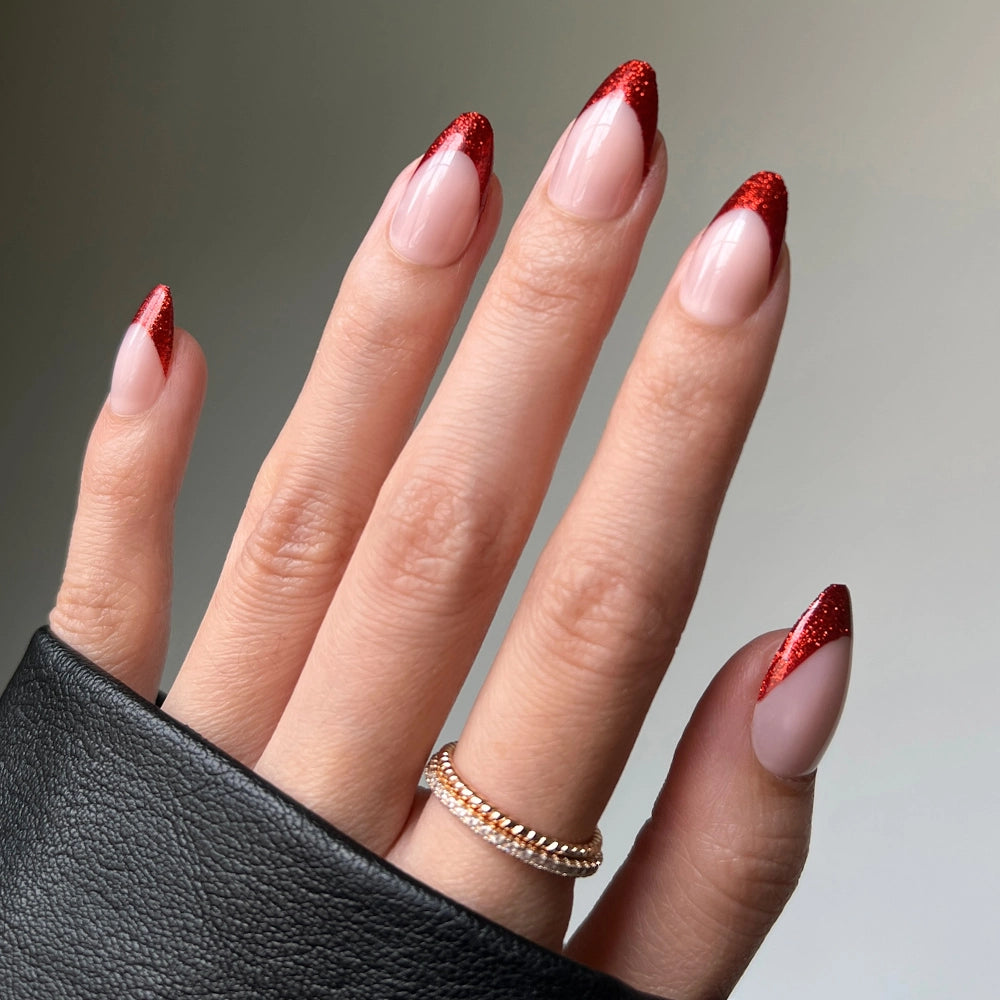 Glossy With Glitter Visual Idea Glossy With Glitter Visual Idea — Short Almond Nails