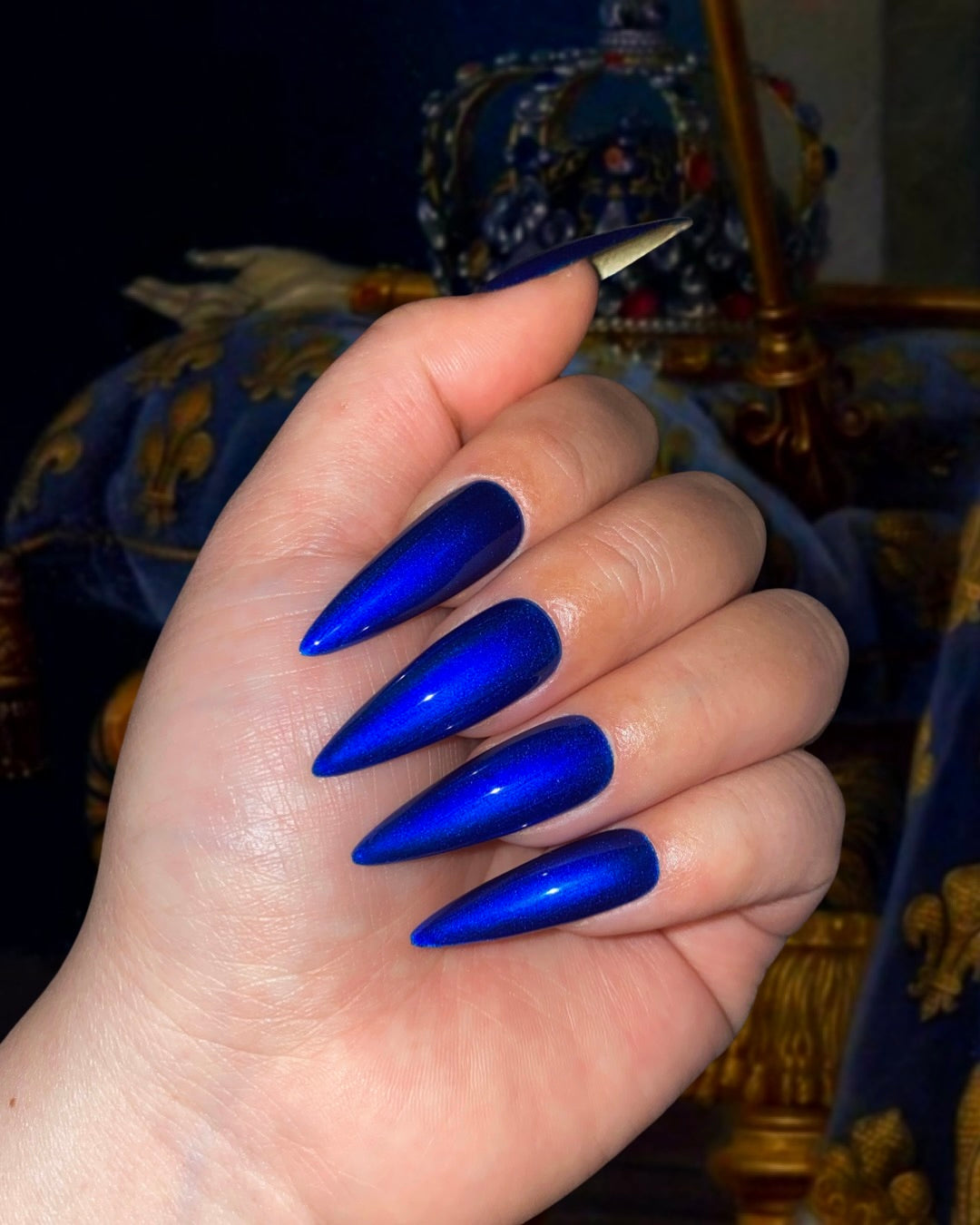 Shimmering Royal Blue Medium Stiletto Nails Shimmering Royal Blue Medium Stiletto Nails — Royal Blue Nails