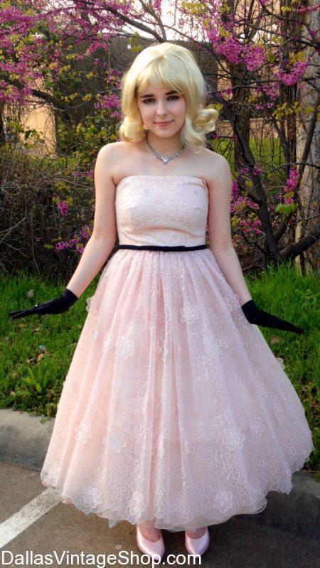 Prom Night Elegance: Pink Lace Ballgown Prom Night Elegance: Pink Lace Ballgown — 50s Outfits