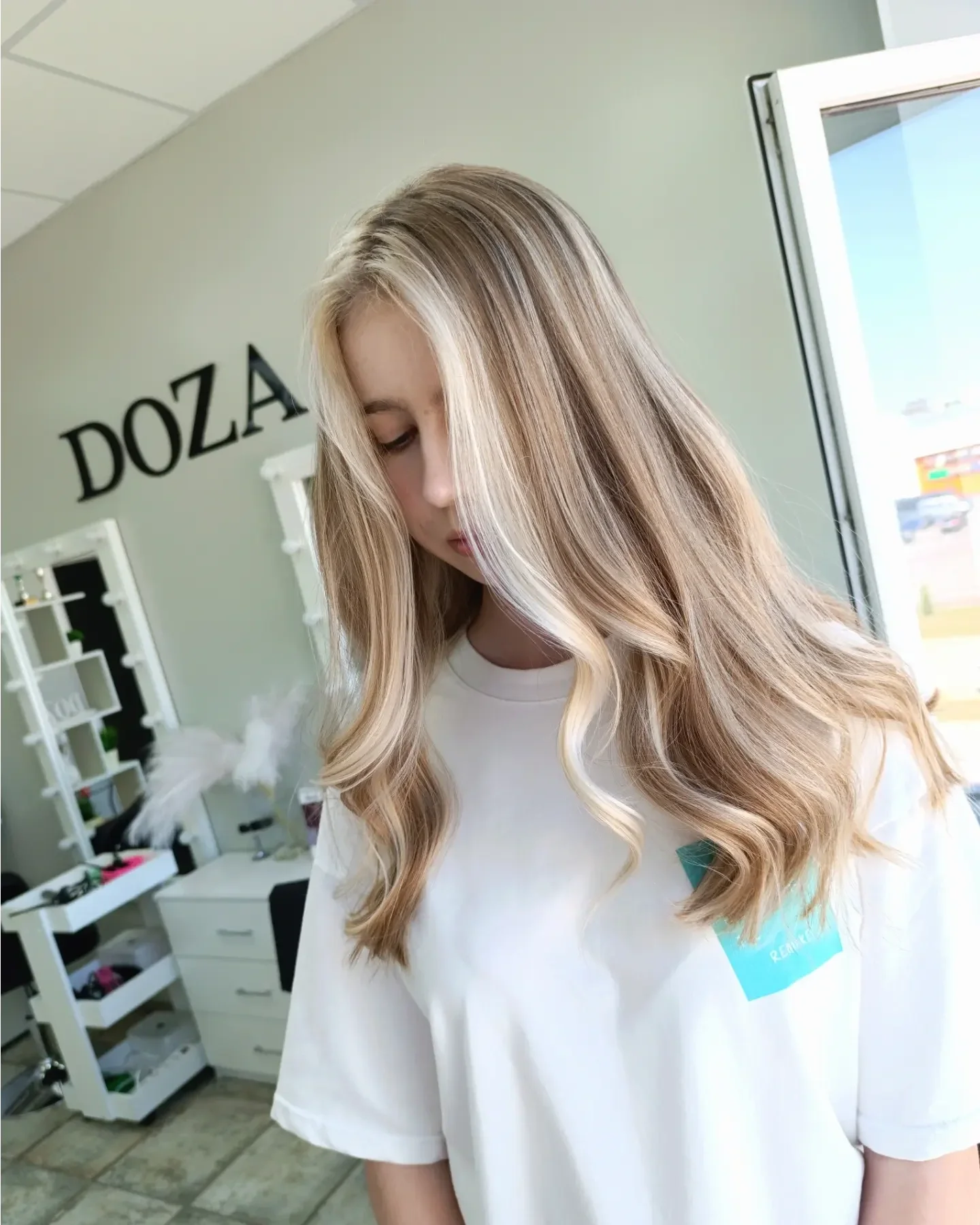 30 Halo Hair Color Ideas for a Trendy Look and a Fresh New Style