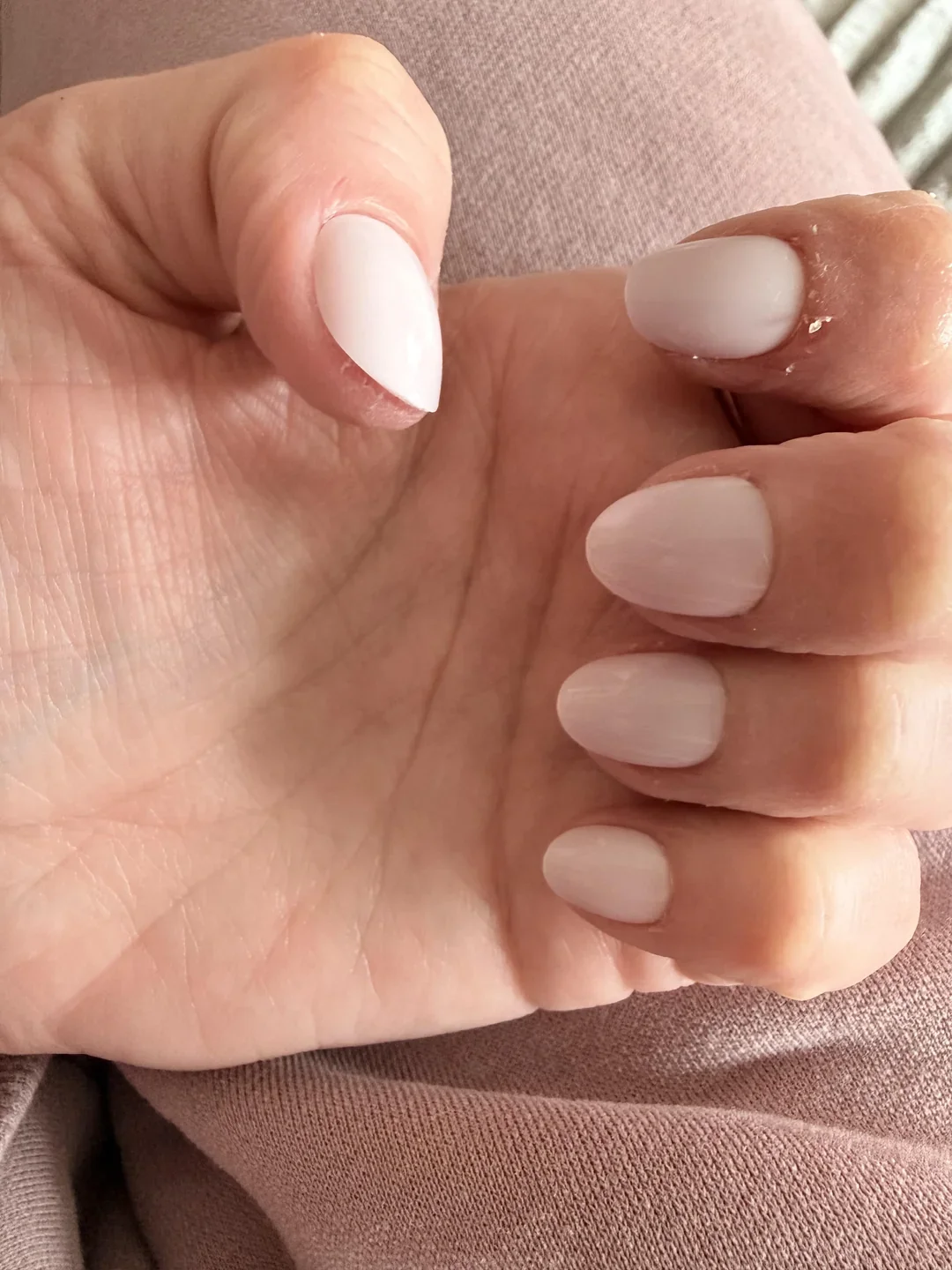 23 Short Glossy Nails For Natural Beauty Trends