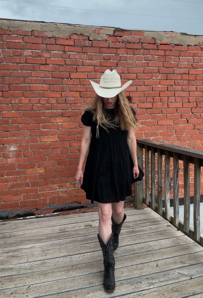 Black Babydoll Dress with White Cowboy Hat Black Babydoll Dress with White Cowboy Hat — Western Outfits