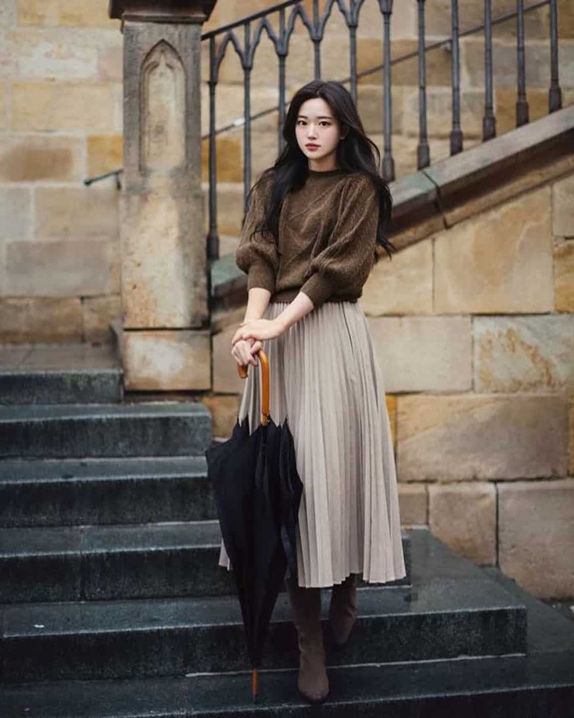 Cozy Brown Knit Sweater with Pleated Midi Skirt Cozy Brown Knit Sweater with Pleated Midi Skirt — Korean Outfits
