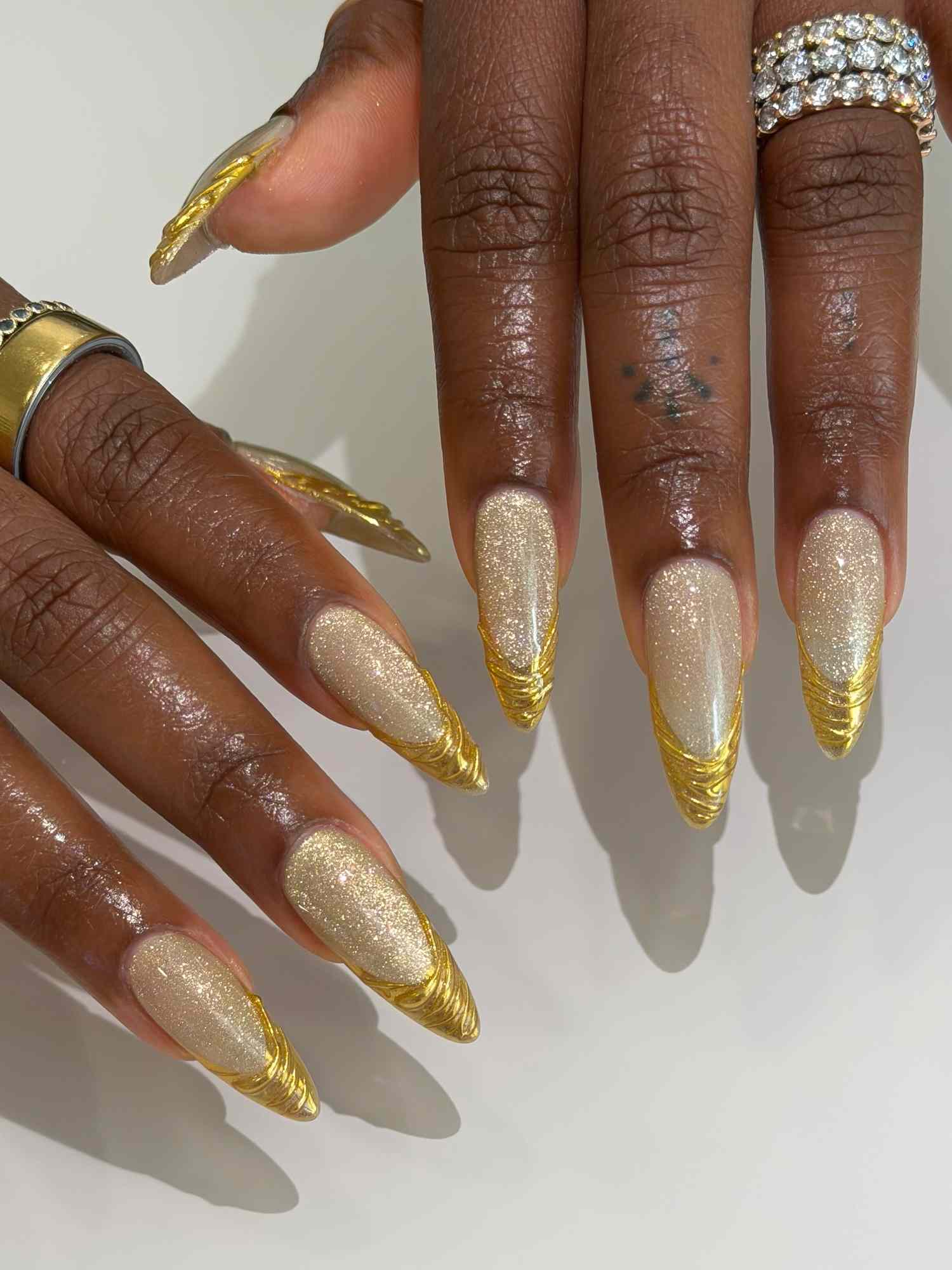 Champagne Glitter Wire Wrap Stilettos Champagne Glitter Wire Wrap Stilettos — Concert Nails