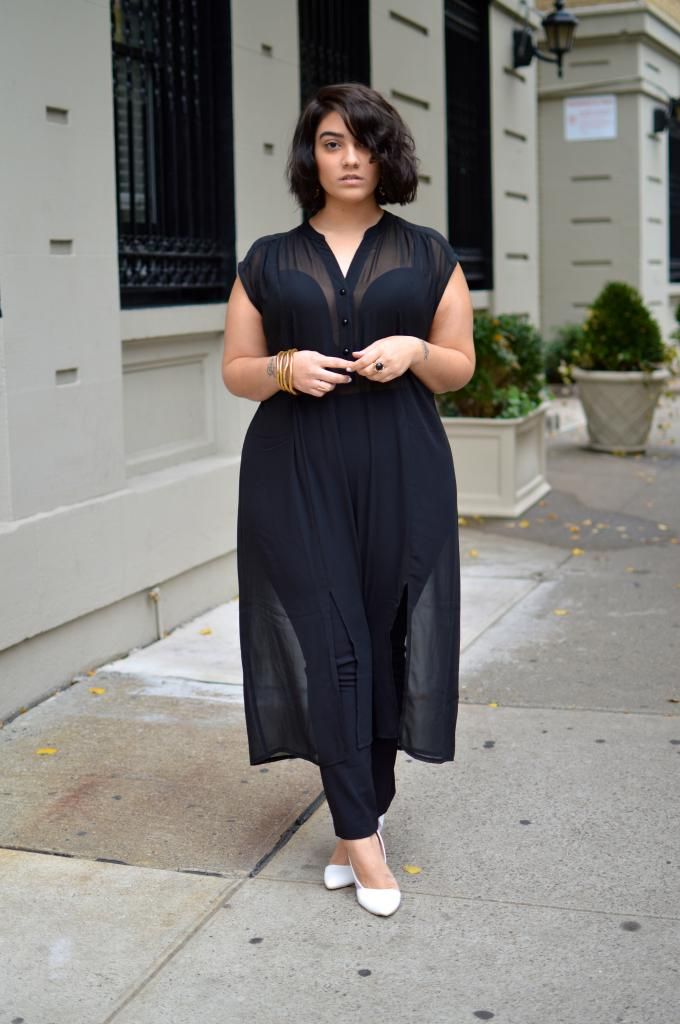Monochromatic Black Tunic with White Flats — Curvy Outfits
