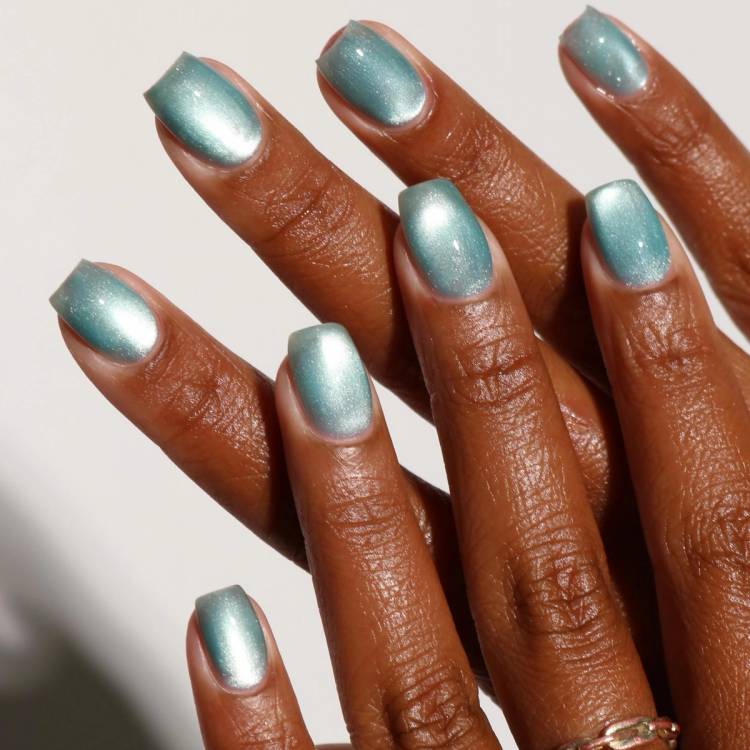 Short Square Shimmering Blue Cat-Eye — Square Nails