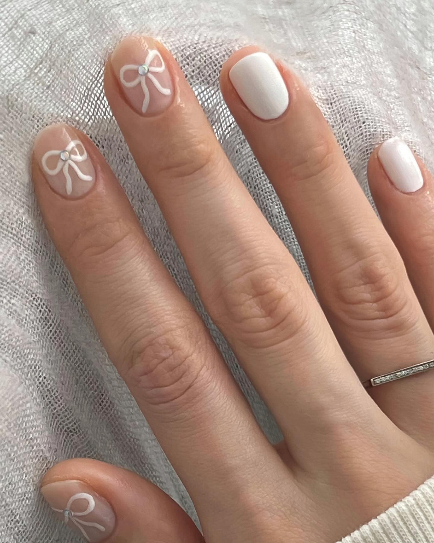 Short Square Nails with Matte White Bows Short Square Nails with Matte White Bows — Coquette Nails