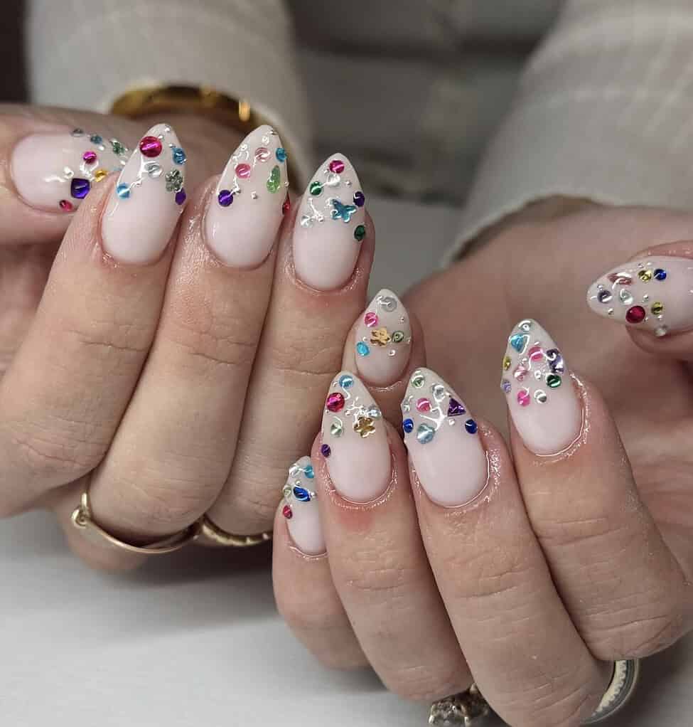 Playful Casual Visual Idea Playful Casual Visual Idea — Rhinestone Nails