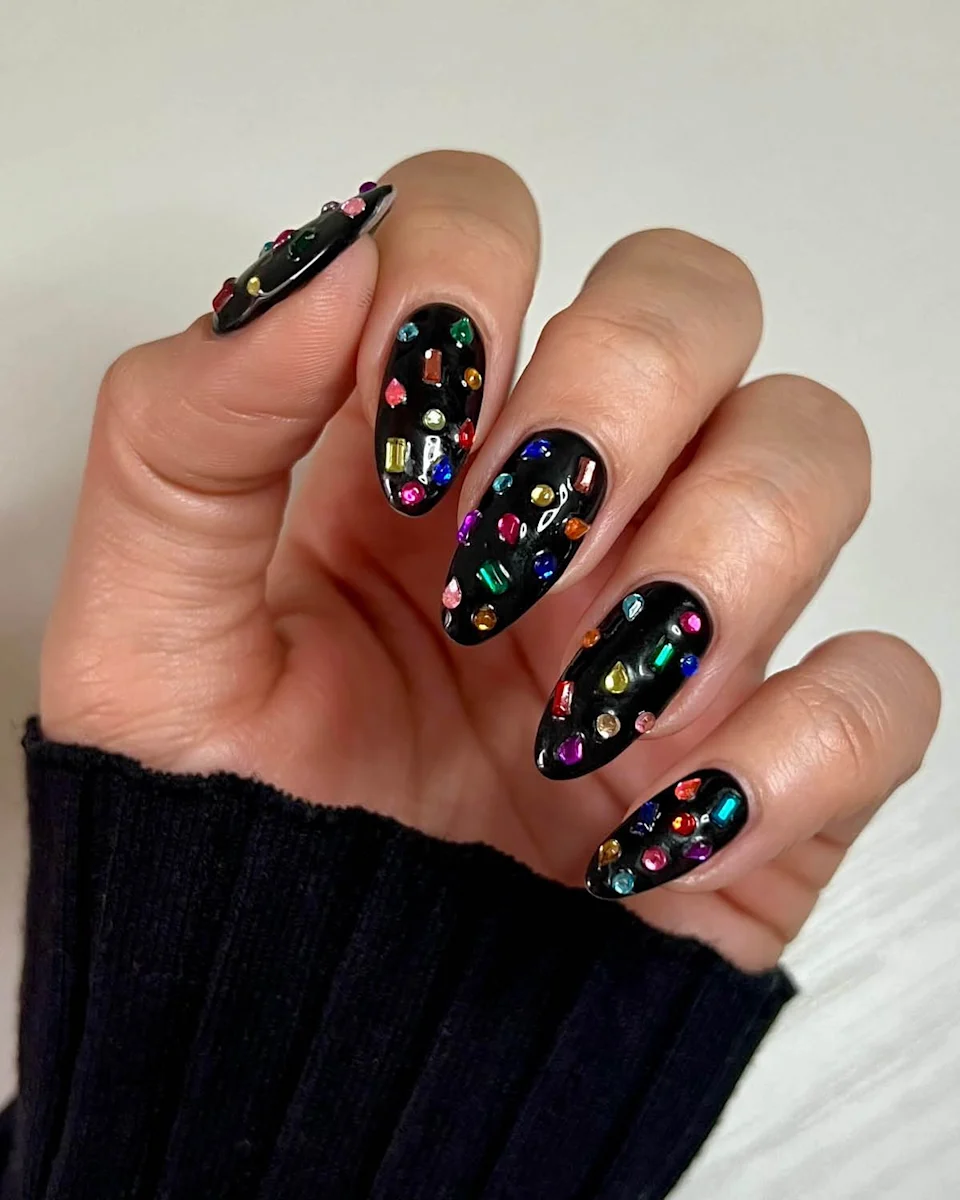 Scattered Rhinestones On All Nails Visual Idea Scattered Rhinestones On All Nails Visual Idea — Rhinestone Nails