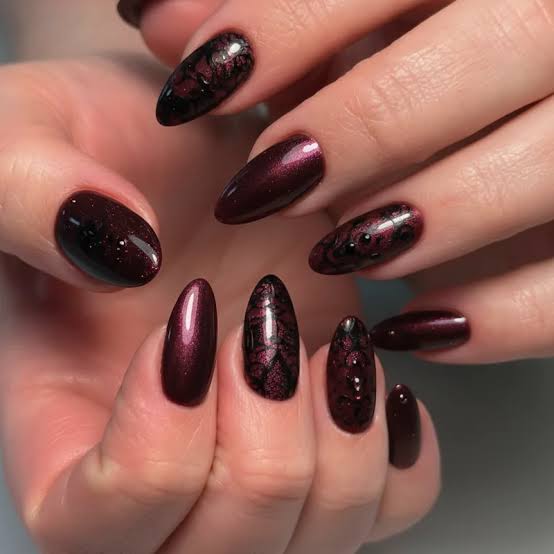 Burgundy Abstract Glitter Lace Nails Burgundy Abstract Glitter Lace Nails — Dark Nails