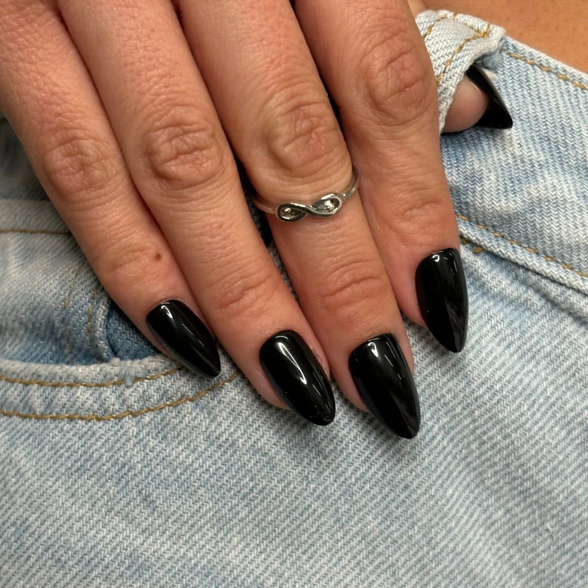 Short Square High Gloss Black Nails Short Square High Gloss Black Nails — Dark Nails