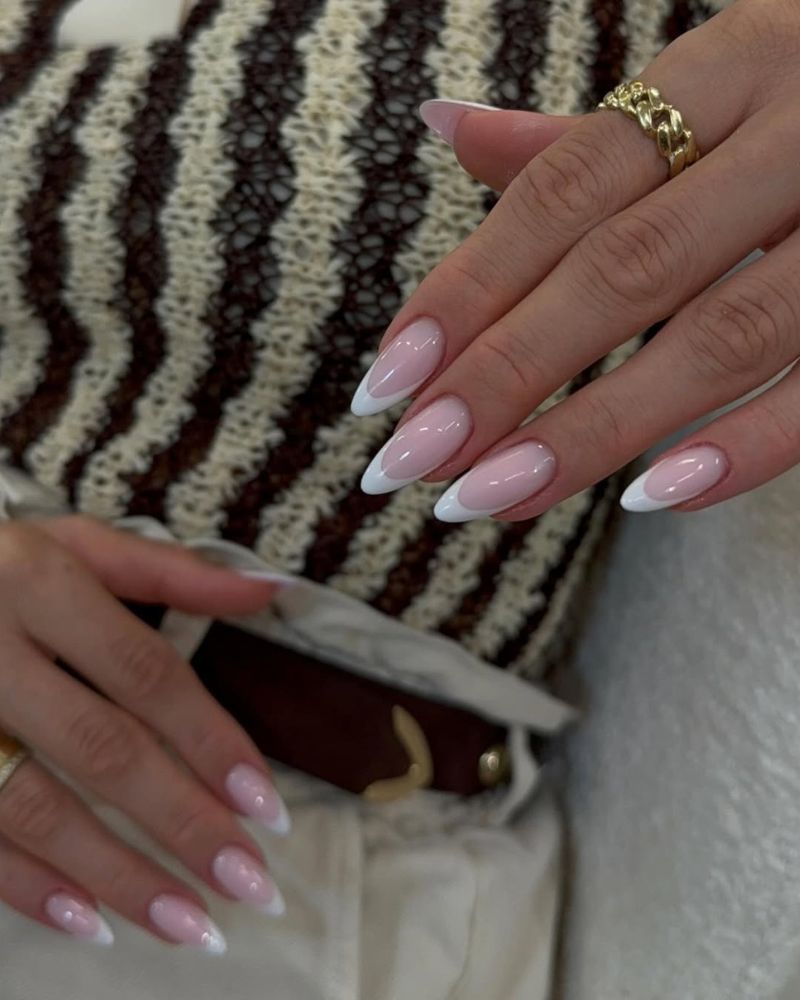 Glossy Classic French Almonds with Rings Glossy Classic French Almonds with Rings — Long Almond Nails