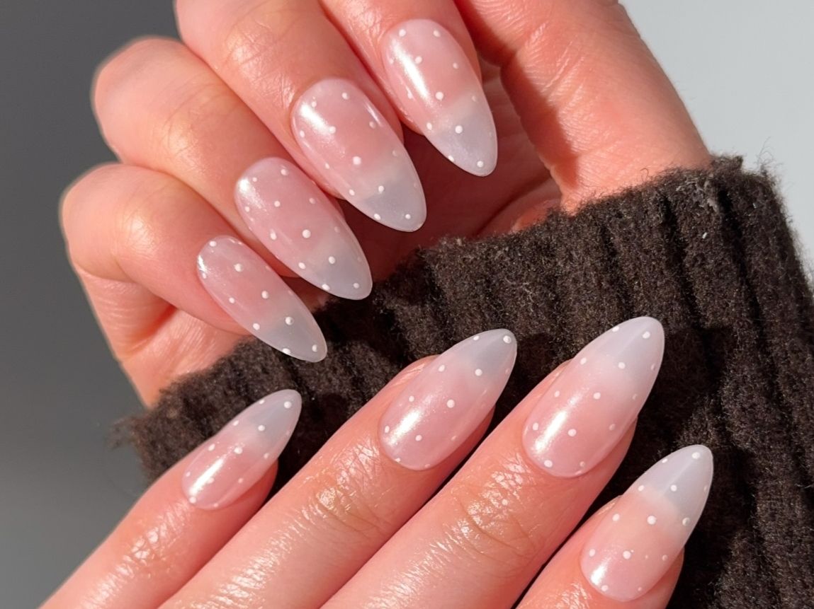 3D Seashell Charm Almonds 3D Seashell Charm Almonds — Long Almond Nails