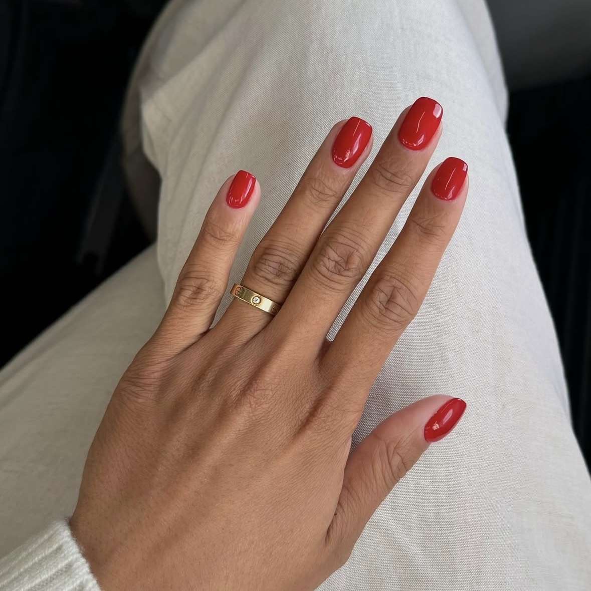 Vibrant Red Glossy Squoval Vibrant Red Glossy Squoval — Squoval Nails