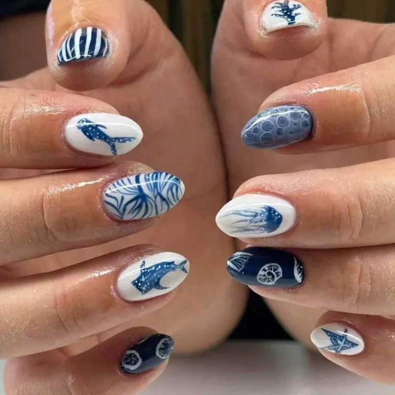 Short Oval Marine Life Illustration Nails Short Oval Marine Life Illustration Nails — Ocean Nails
