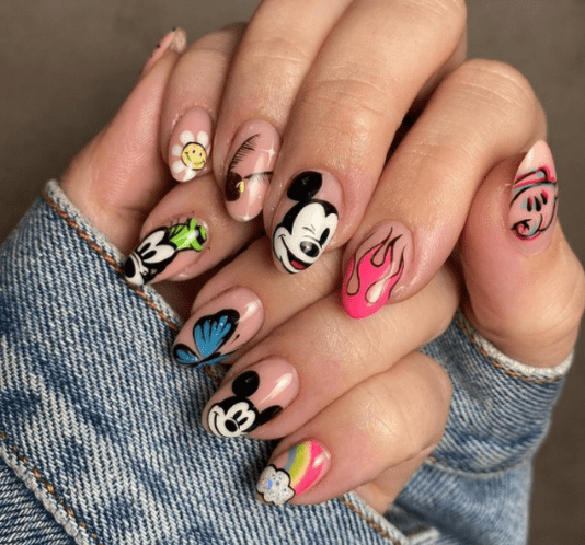 The Detailed Mickey Mouse Character Art Mickey Minnie Realistic Portraits Almond — Disney Nails