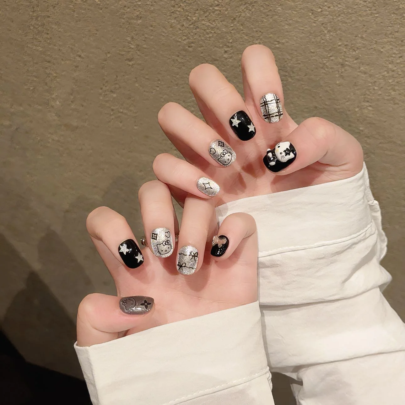 Glamorous Black and Silver Hello Kitty — Hello Kitty Nails