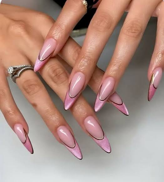 Shimmer Pink French Tip with Black Outline — Light Pink Nails