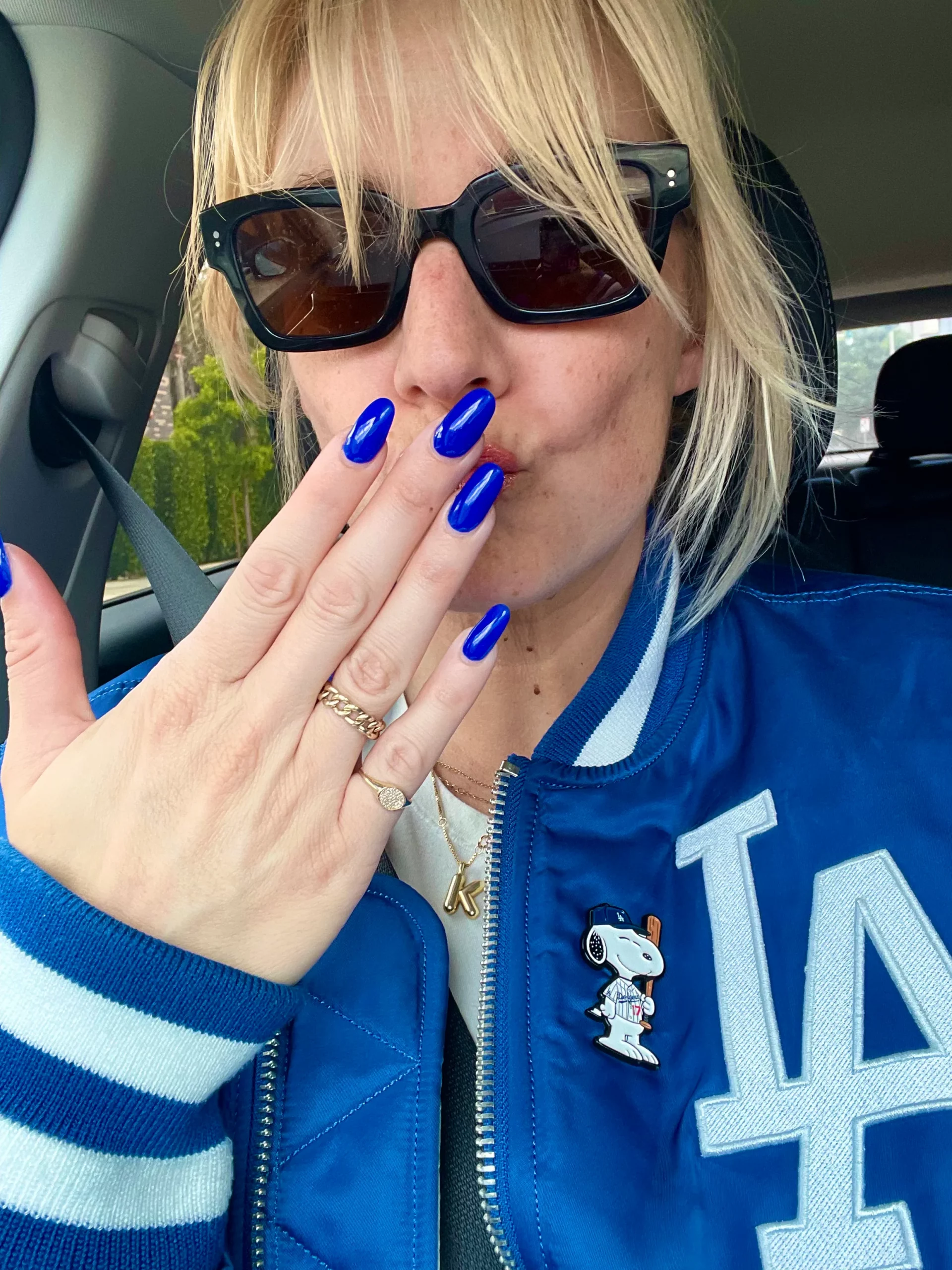 Pearlescent Iridescent Blue Chrome Nails — Blue Nails