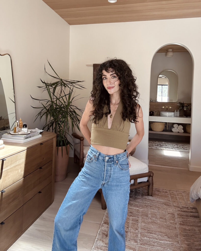 Halter Crop Top and Wide-Leg Jeans for Relaxed Style Halter Crop Top and Wide-Leg Jeans for Relaxed Style — 70s Outfits