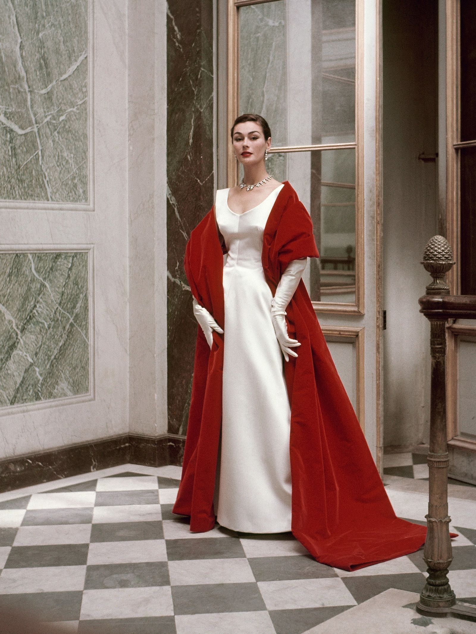 Elegant Formal Gala: Satin Gown with Velvet Accents Elegant Formal Gala: Satin Gown with Velvet Accents — 50s Outfits