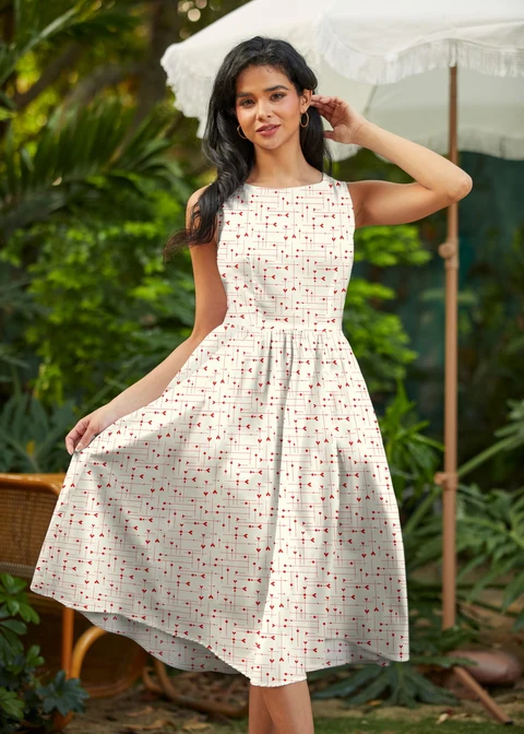 Daytime Sweetness: A Heart-Print Midi Dress Daytime Sweetness: A Heart-Print Midi Dress — 50s Outfits