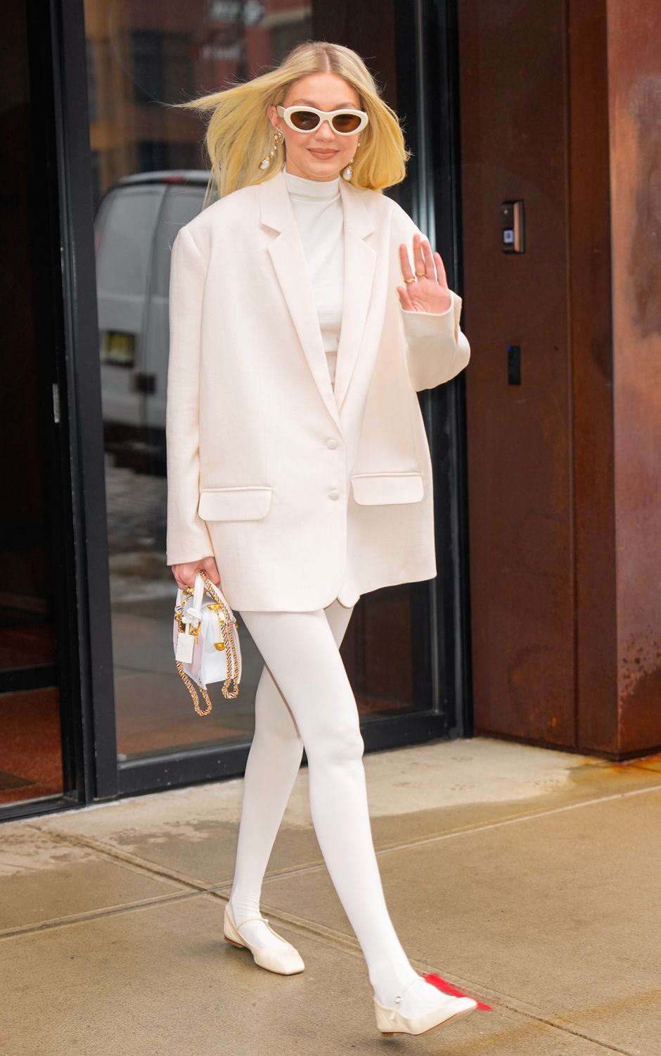 Oversized Blazer and Ballet Flats for a Polished Casual Look Oversized Blazer and Ballet Flats for a Polished Casual Look — Balletcore Outfits