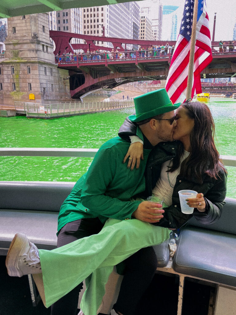 Bold Green Set with Puffer Jacket and Statement Hat Bold Green Set with Puffer Jacket and Statement Hat — Picture Day Outfits