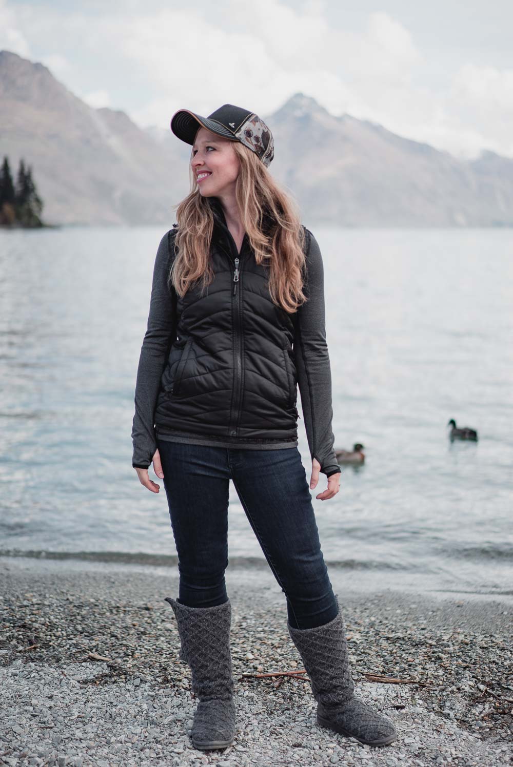 Quilted Vest and Knit Boots for a Stylish Outdoor Look Quilted Vest and Knit Boots for a Stylish Outdoor Look — Camping Outfits