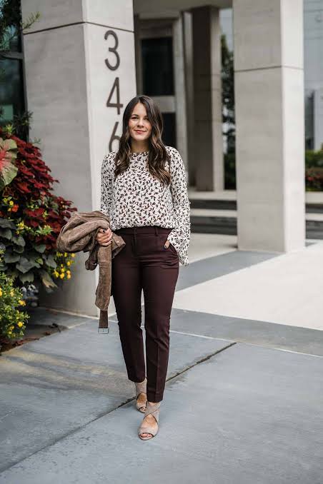 Burgundy Trousers and Bell Sleeve Blouse for Casual Office Style Burgundy Trousers and Bell Sleeve Blouse for Casual Office Style — Casual Work Outfits