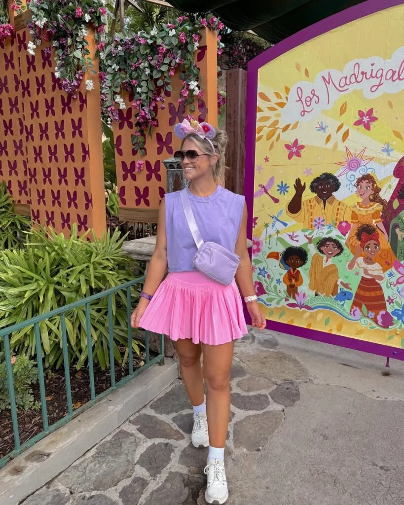 Sleeveless Crop Top Outfit Idea Sleeveless Crop Top Outfit Idea — Disney Outfits