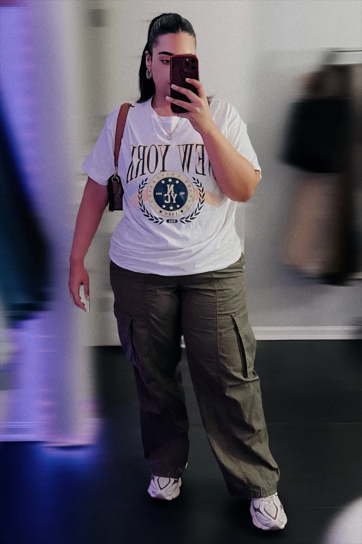 Oversized Graphic Tee with Olive Cargo Pants for Streetwear — Curvy Outfits