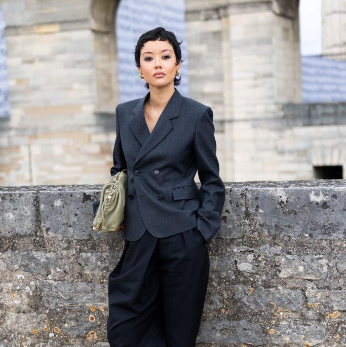 Charcoal Grey Blazer and Trouser Suit for Sharp Professionalism — Workwear Aesthetic Outfits