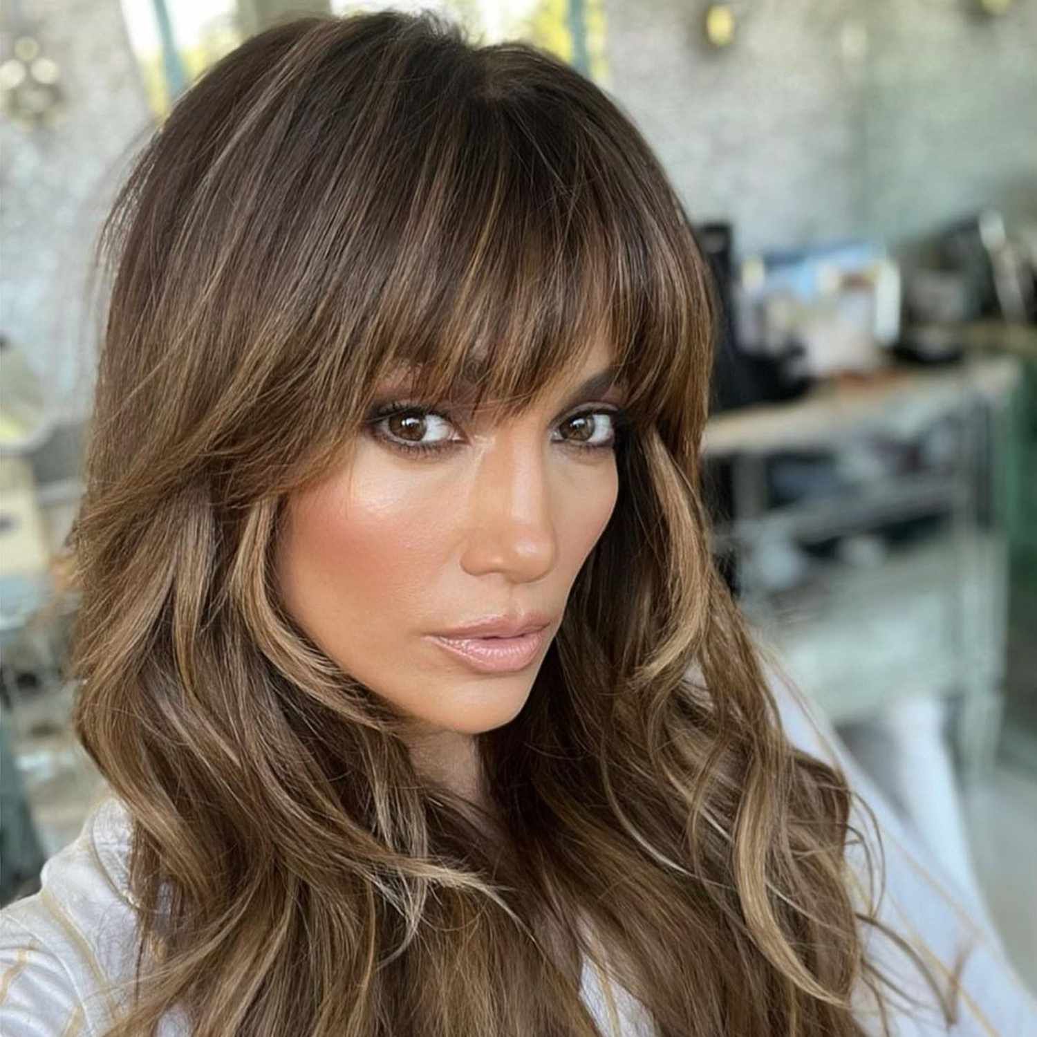 Medium Brown Voluminous Waves With Blonde Highlights — Long Wolf Cut