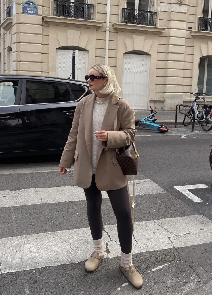 Oversized Blazer and Leggings with Tan Birkenstock Bostons Oversized Blazer and Leggings with Tan Birkenstock Bostons — Birkenstock Boston Outfits