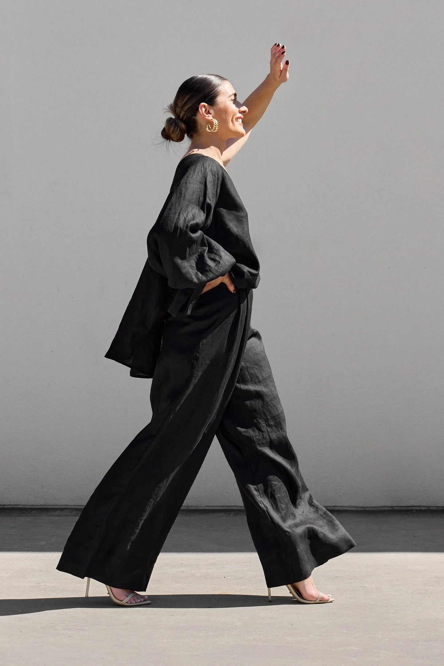 Black Linen-Like Palazzo Pants with an Oversized Top Black Linen-Like Palazzo Pants with an Oversized Top