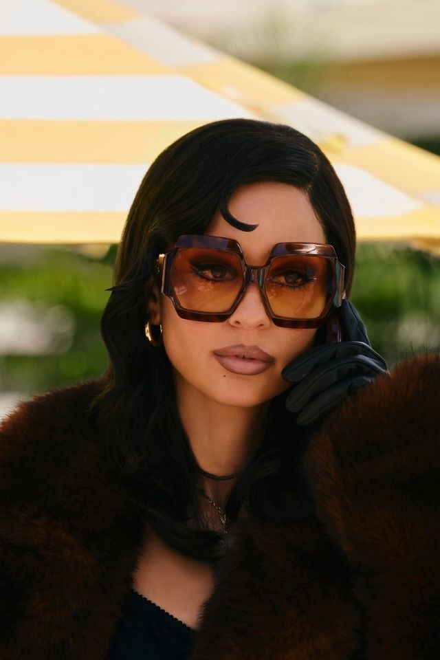 Oversized Square Sunglasses With Fur Coat Oversized Square Sunglasses With Fur Coat — Sunglasses for Square Face