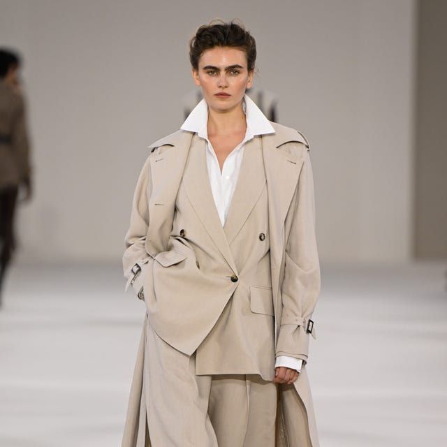 Sophisticated Beige and White Safari-Inspired Ensemble — Safari Outfits