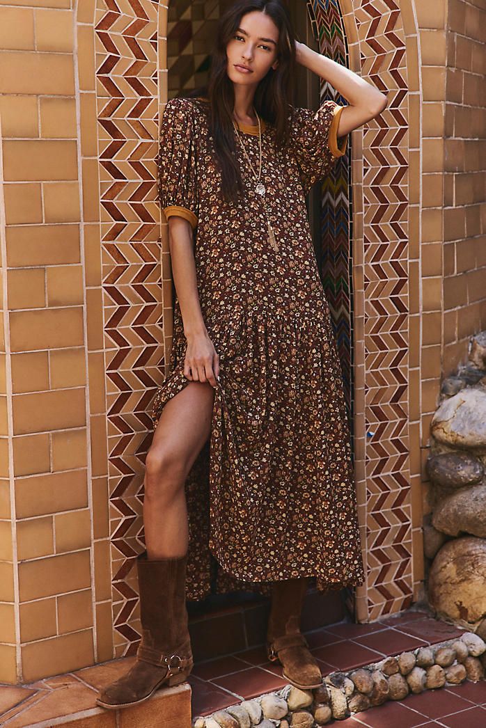 Brown Floral Print Tiered Midi Dress with Suede Boots Brown Floral Print Tiered Midi Dress with Suede Boots — Casual Dresses