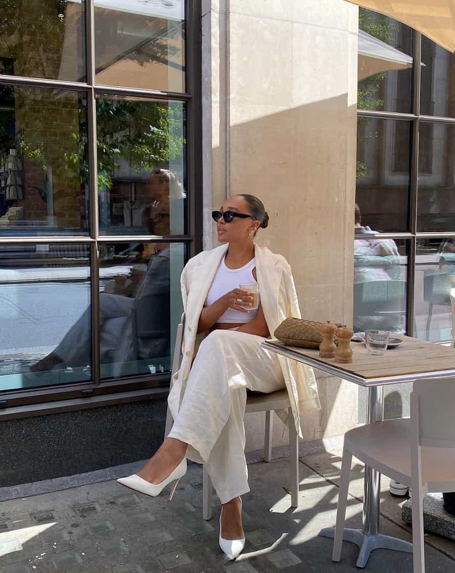 Chic Cream Linen Suit with Stilettos for a Sophisticated Date Chic Cream Linen Suit with Stilettos for a Sophisticated Date — Coffee Date Outfits
