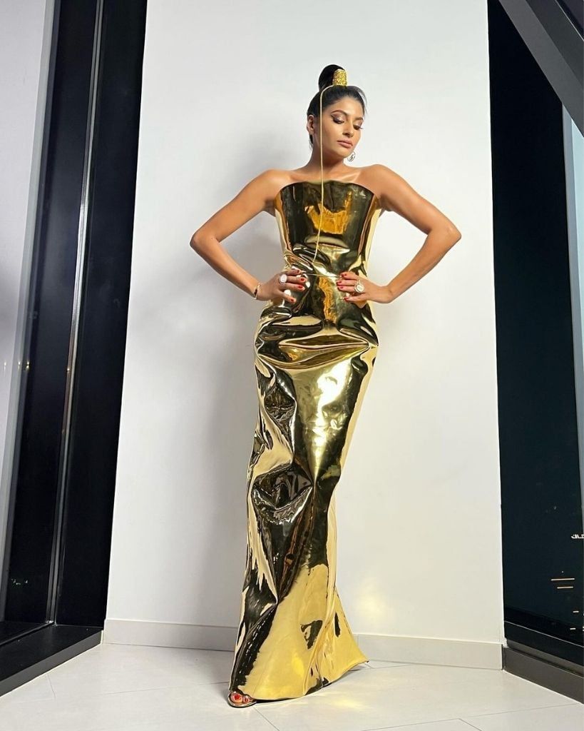 Evening Gala: Crinkled Metallic Gold Gown Evening Gala: Crinkled Metallic Gold Gown — Dubai Outfits